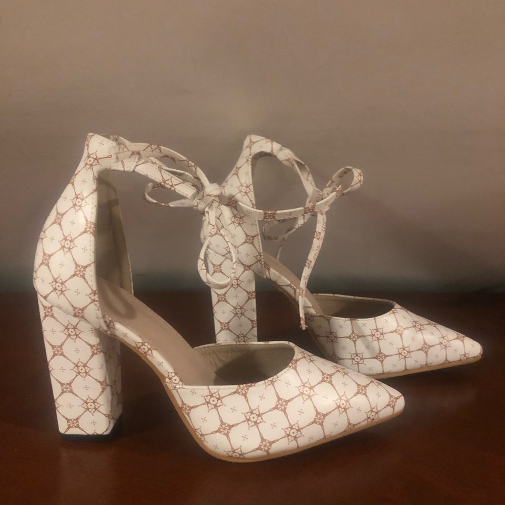 White Patterned Pointed Toe Block Heel Ankle Tie Pumps
